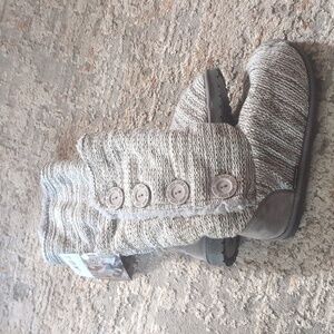 Muk Luks Gray Knit Button Boots
